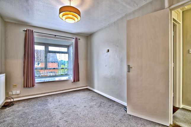 Pippin Court, Flat 12, Appletree Way, Wickford photo 3