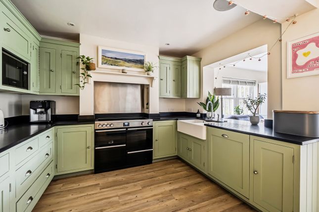 Yateley Cottage,, Eversley Road, Hampshire photo 5