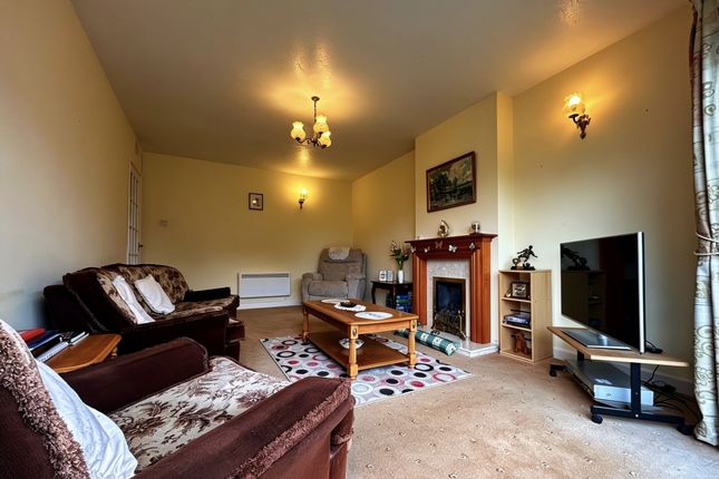 8 Meadow Close, Stalbridge, STURMINSTER NEWTON photo 4