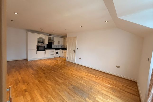 Flat 3, Penshurst Gardens, Edgware photo 4