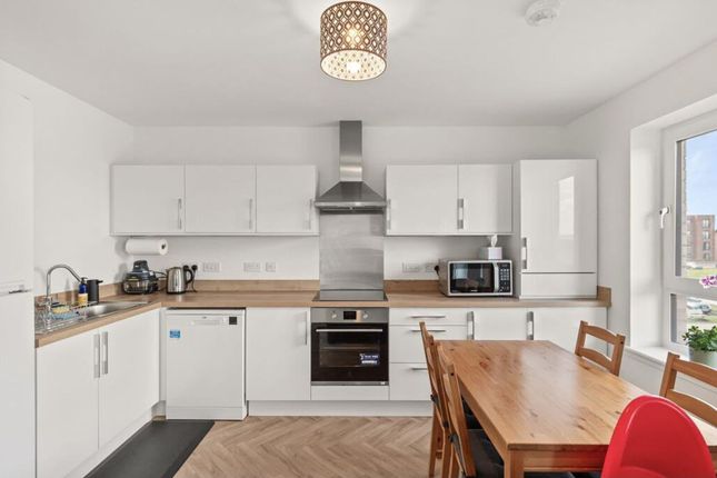 86 Canal View, Broxburn photo 2