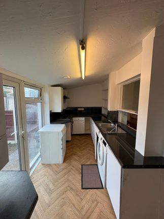 84c, Cornwall Avenue, Slough photo 3