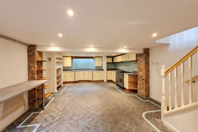 123 Colwyn Road, Northampton photo 2