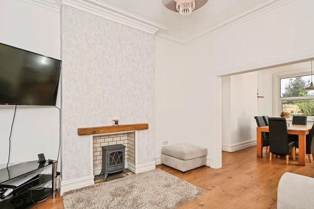 4, Calderbank, Wigan photo 2