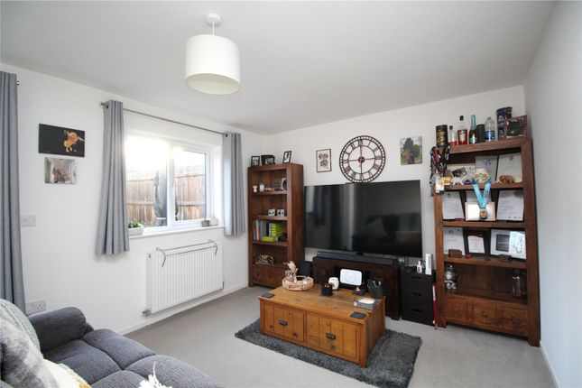176, St. Lucia Park, Bordon photo 3