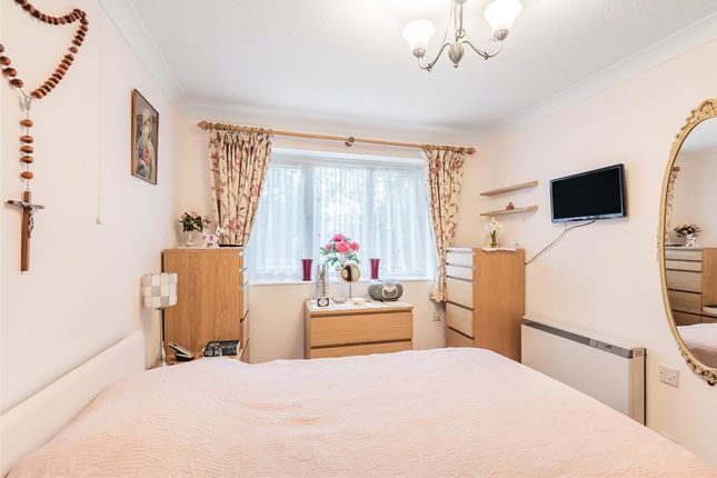 Flat for sale in Brook Court, 78 Wordsworth Drive, Sutton