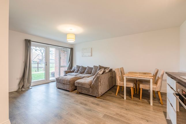 Flat 2, Haywood House,, Garrett Crescent, Ottershaw photo 3