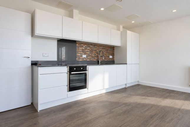 Flat 8, 33 Stafford Road, Wallington photo 5