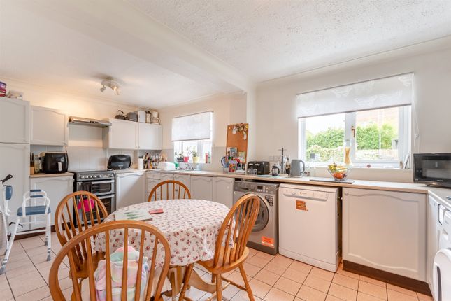 7, Coopers Way, Newent photo 2