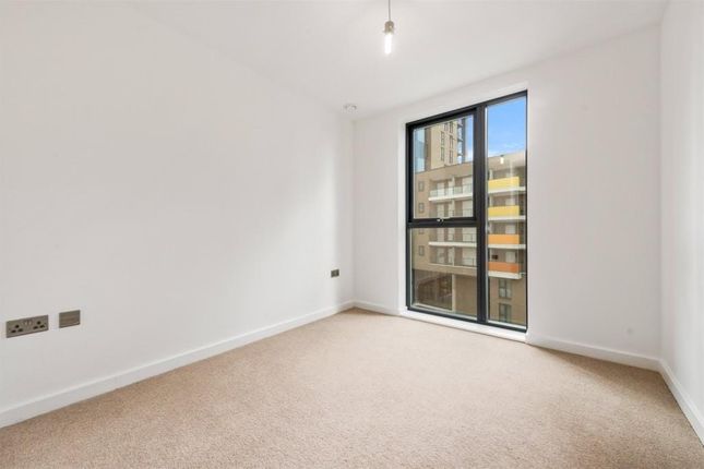 17, Larkwood Avenue, London photo 4