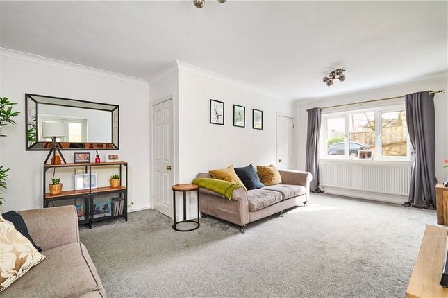 3, East Causeway Crescent, West Yorkshire photo 3