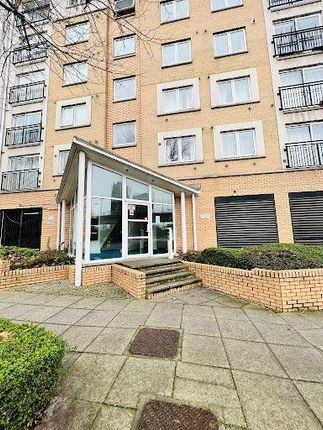Flat for sale in Settlers Court, 17 Newport Avenue, East Indian Dock, Canary Wharf, Blackwal, London