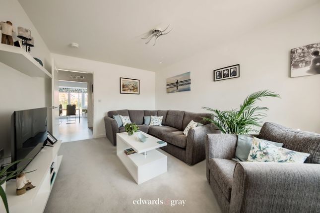 12 Vanguard Place, Astley Fields, Bedworth Heath photo 2