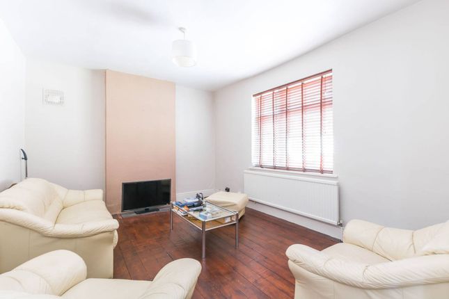 Thumbnail Flat to rent in Addiscombe Court Road, Croydon