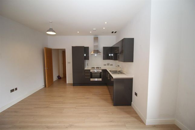 Thumbnail Flat to rent in High Street North, Poole