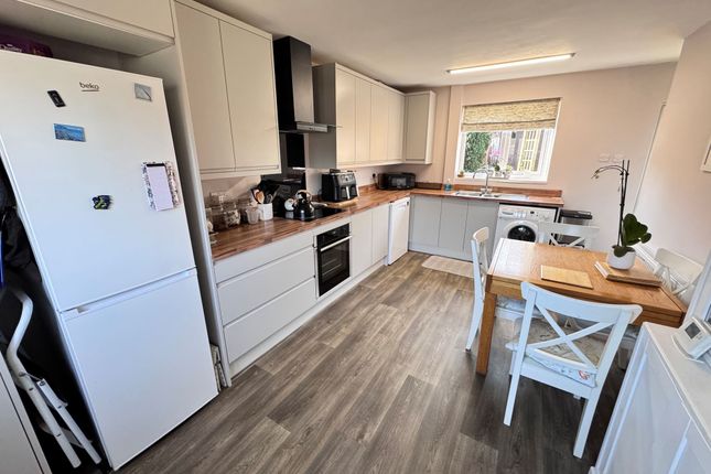 10 Thornbrook Road, High Peak photo 2