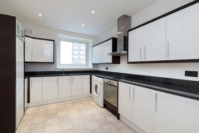 Flat to rent in Park Road, Regent's Park, London NW8