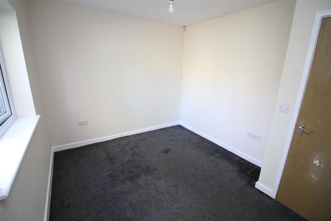 27, Parsons Way, Manchester photo 4