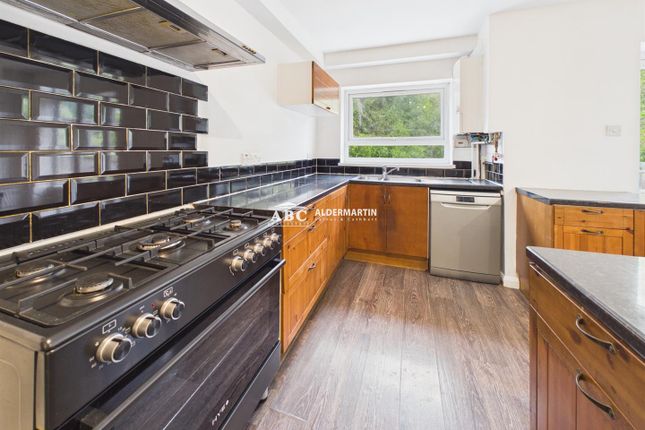 89, Farm Road, Edgware photo 4