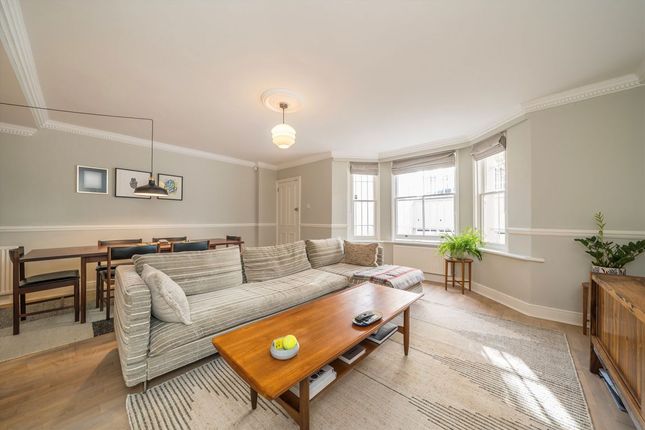 Flat A, 35, Chesterton Road, London photo 2