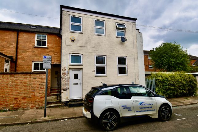 Thumbnail Flat to rent in Ecton Street, Abington, Northampton
