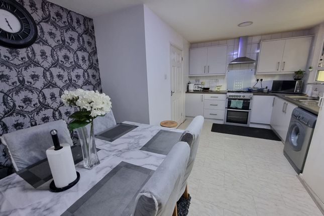 49 Lockerbie Avenue, Leicester photo 3