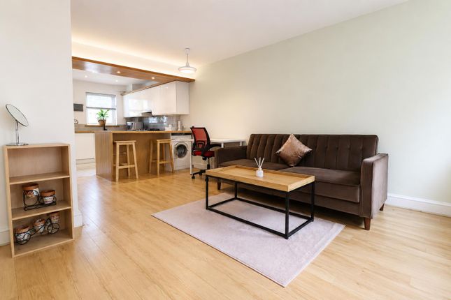 67, Sefton Way, Uxbridge photo 4