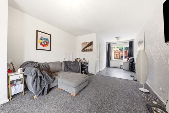 32a Raynville Road, Leeds photo 3