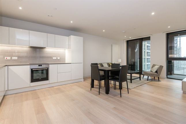 Thumbnail Flat for sale in Cutter House, Admiralty Avenue, Royal Wharf