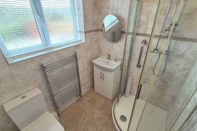 249 Hall Lane, Coalville photo 4