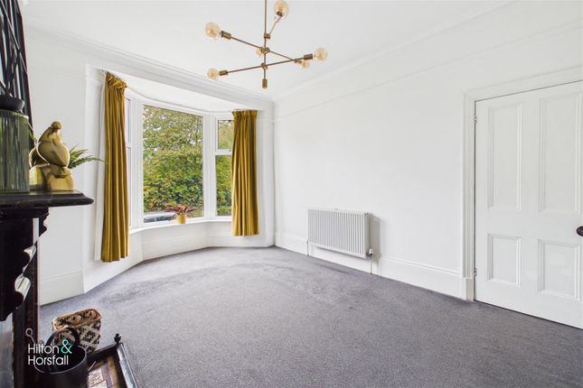 Skipton Road, Earby photo 3