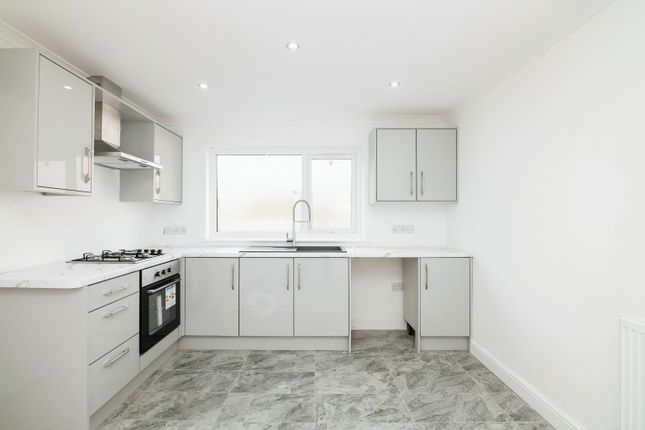 Flat for sale in Kinnersley Close, Redditch, Worcestershire