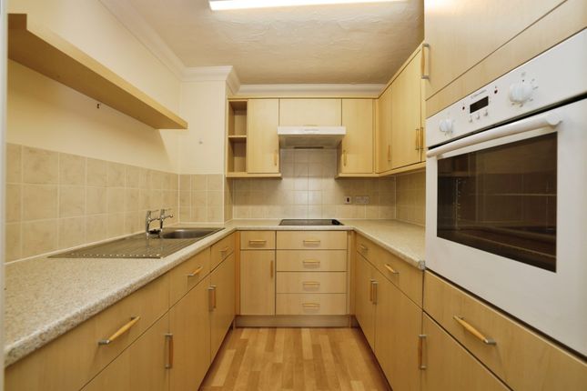 23, Castle Lodge, Gladstone Road, Chippenham photo 4