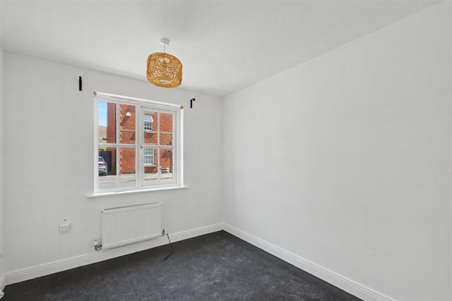 86, Mountbatten Way, Nottingham photo 3
