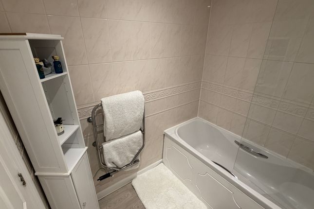 306, Imperial Apartments, Southampton photo 5