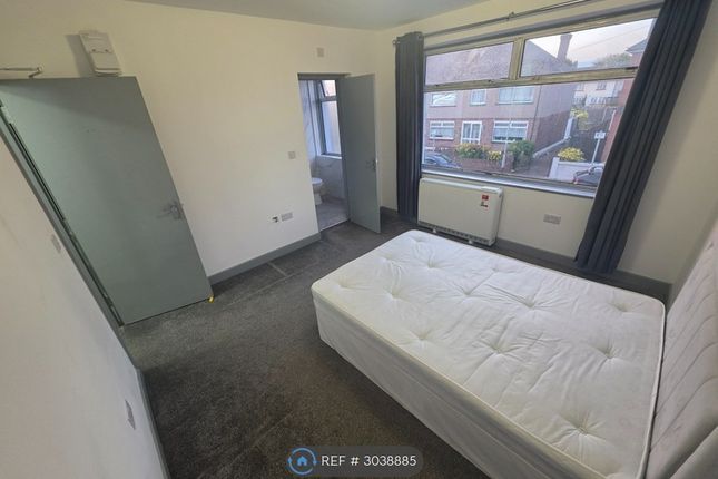 Alexandra Road, Romford, Romford photo 2