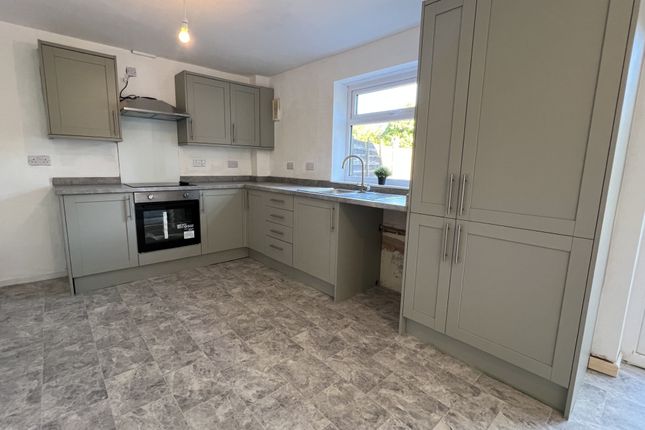 587, Stockport photo 3