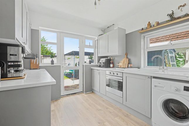 23, Waxwell Road, Hockley photo 4