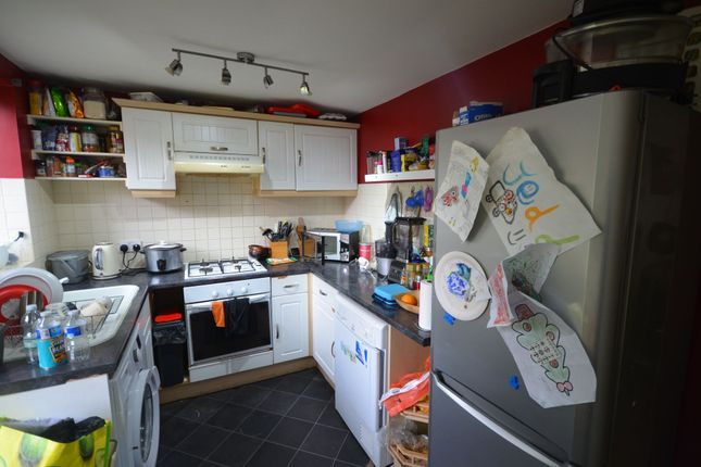 33 Devoke Road, Manchester photo 4