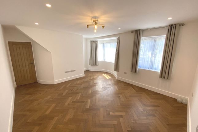 105, Mount Pleasant Lane, St Albans photo 2