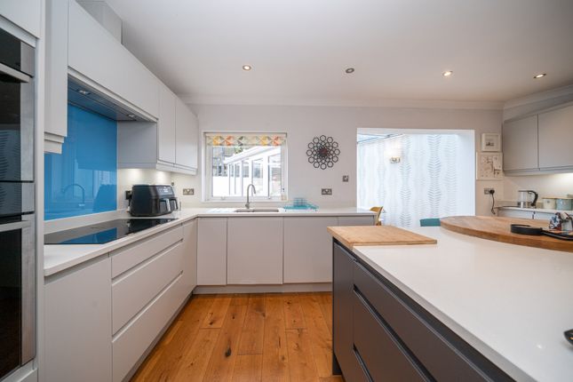 38, Woodlands Avenue, Berkhamsted photo 3