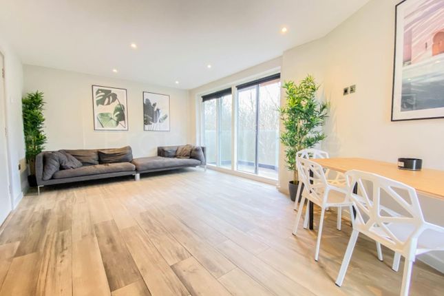 Thumbnail Flat to rent in Blythwood Road, London