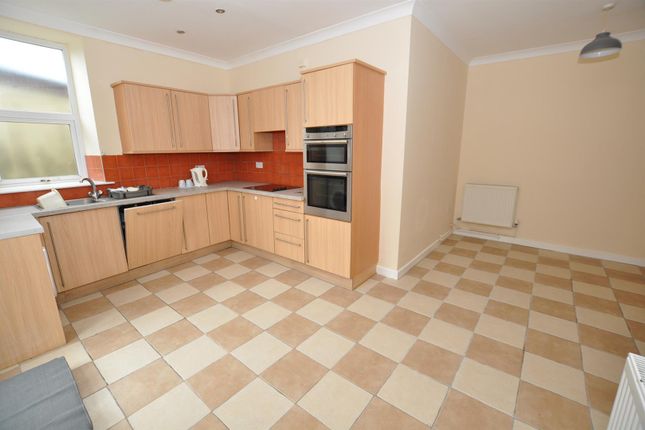 Flat 1, Brynnana Flats, Tenby Road, St. Clears Carmarthen photo 2