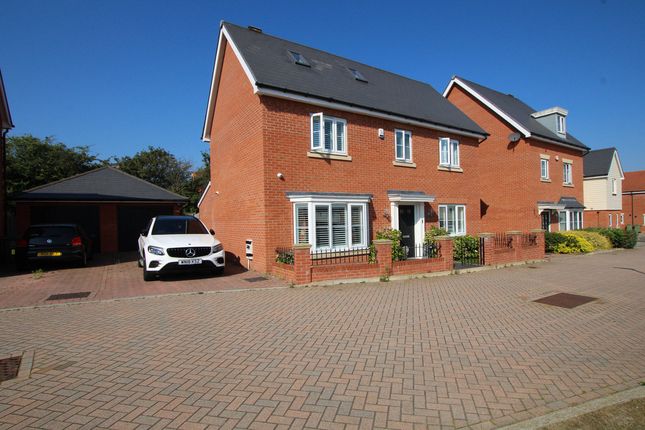 Detached house for sale in Reeds Close, Laindon