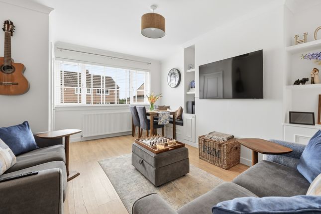 27 Fern Drive, Glasgow photo 3