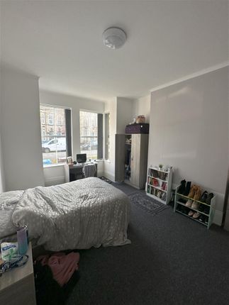 Head, 13, Beresford Avenue, Hull photo 2