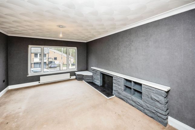 11, Southlands Drive, Huddersfield photo 4