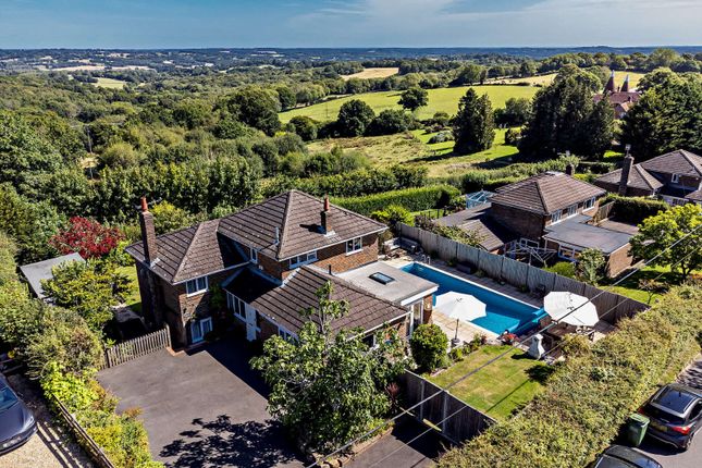 Camelot,, Vicarage Road, Etchingham photo 2
