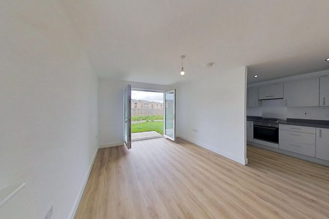 9/2, Berry Place, Edinburgh photo 3