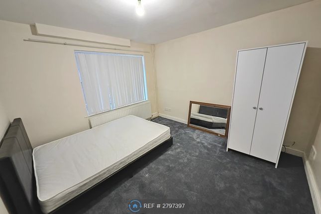 Magdalen Street, Room, Colchester photo 5